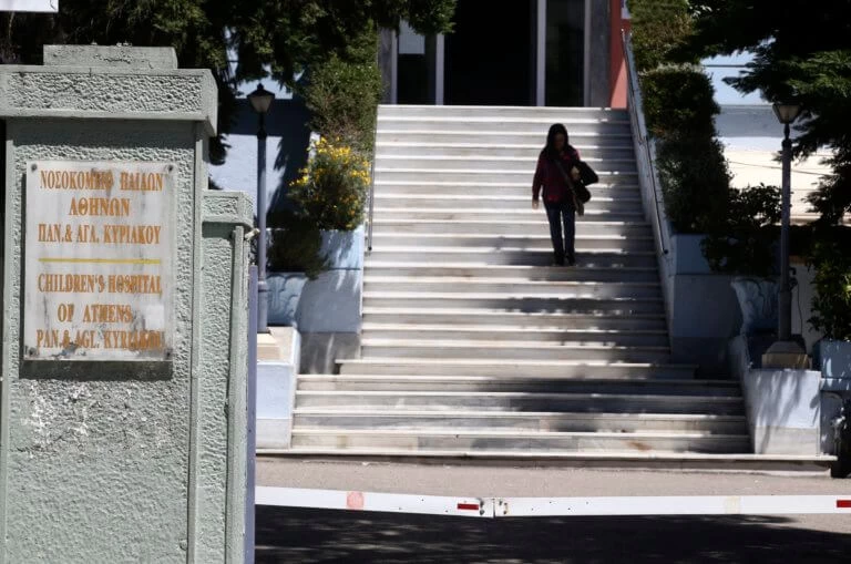 Αποζημίωση ενός εκατ. ευρώ ζητεί η οικογένεια για τα έξοδα νοσηλείας της 8χρονης Αλεξίας – Τι δηλώνει ο δικηγόρος (βίντεο)